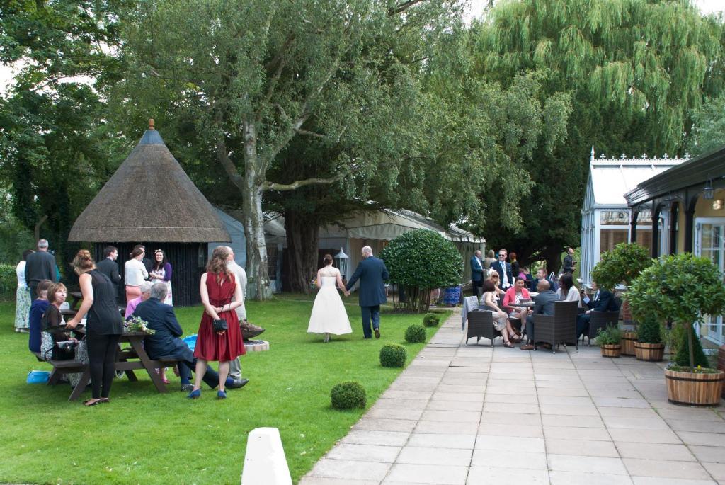 Millhouse Hotel And Riverside Restaurant Sharnbrook Exterior foto